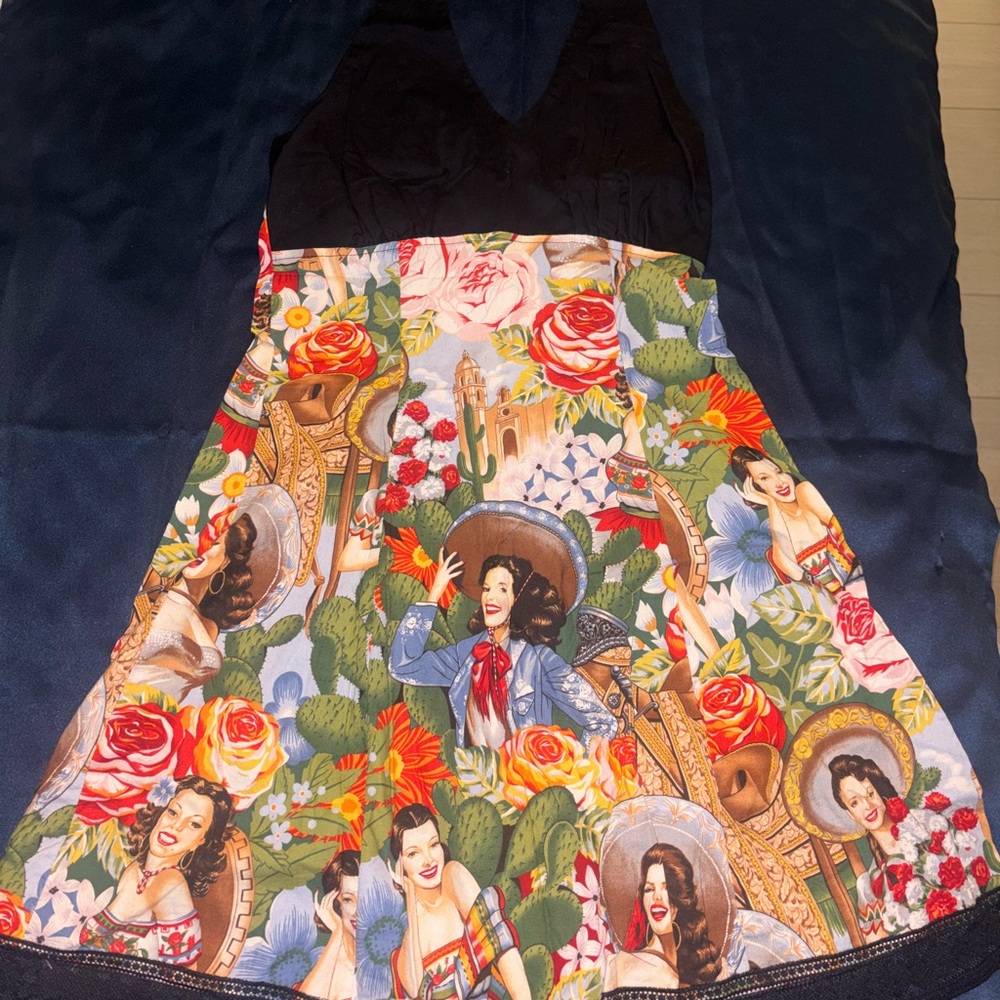 Colorful Backless Dress with Floral and Portrait Print